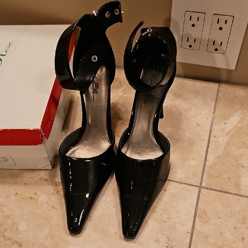 Chic Black Patent Leather Heels